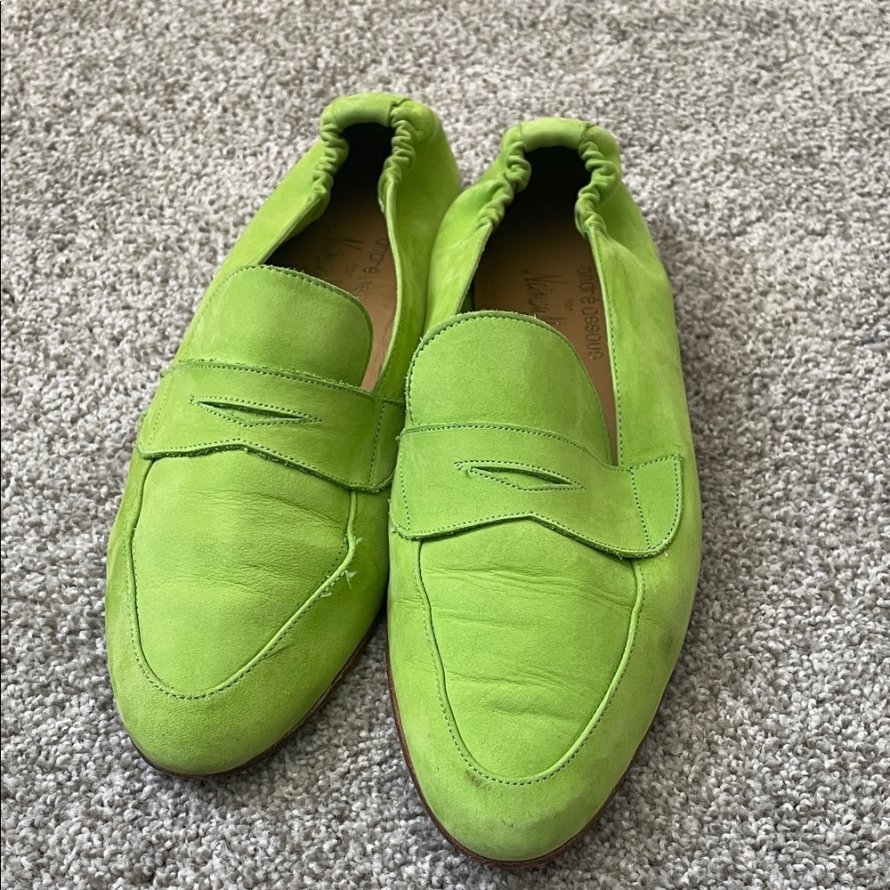 Andre Assous green women’s Loafers Sz 9 buttery leather elastic back *Damaged*